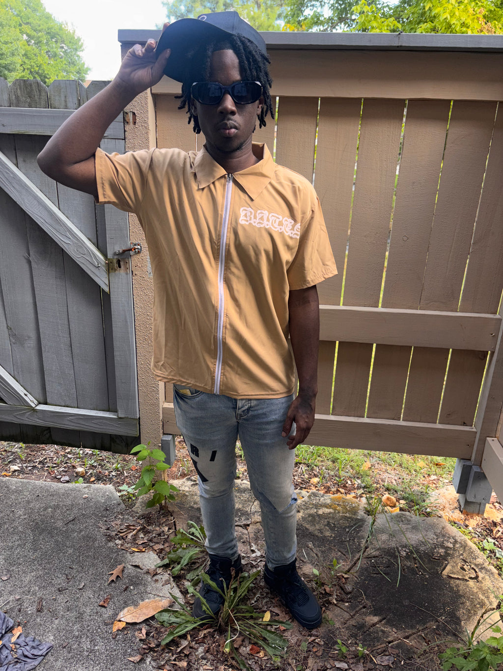 BITES OTF ZIP-UP Tee